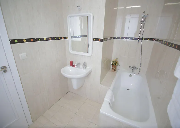 Alda Estacion Отель *