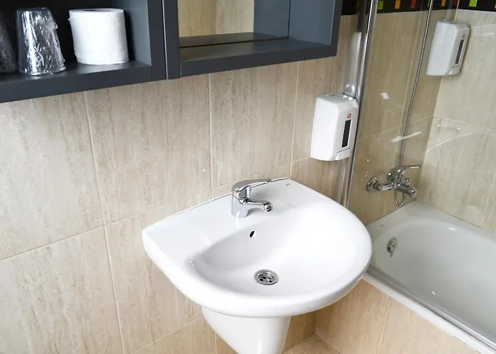 Отель Alda Estacion *